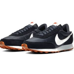 Nike Women's Daybreak Sneakers Size 6.5 New